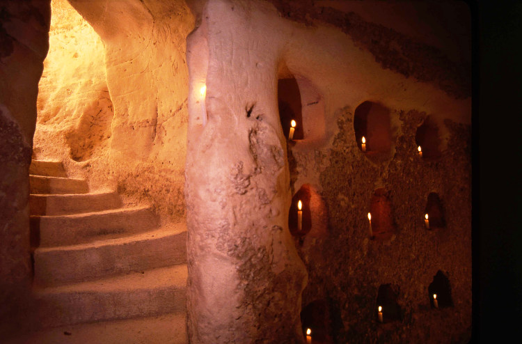 vchod do jeskynního labyrintu (Israel Photo Gallery, Ministry of Tourism)
